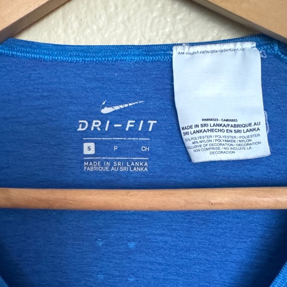 Nike Dri-FIT Women’s Blue Long Sleeve Athletic Top Size S - Picture 2 of 4